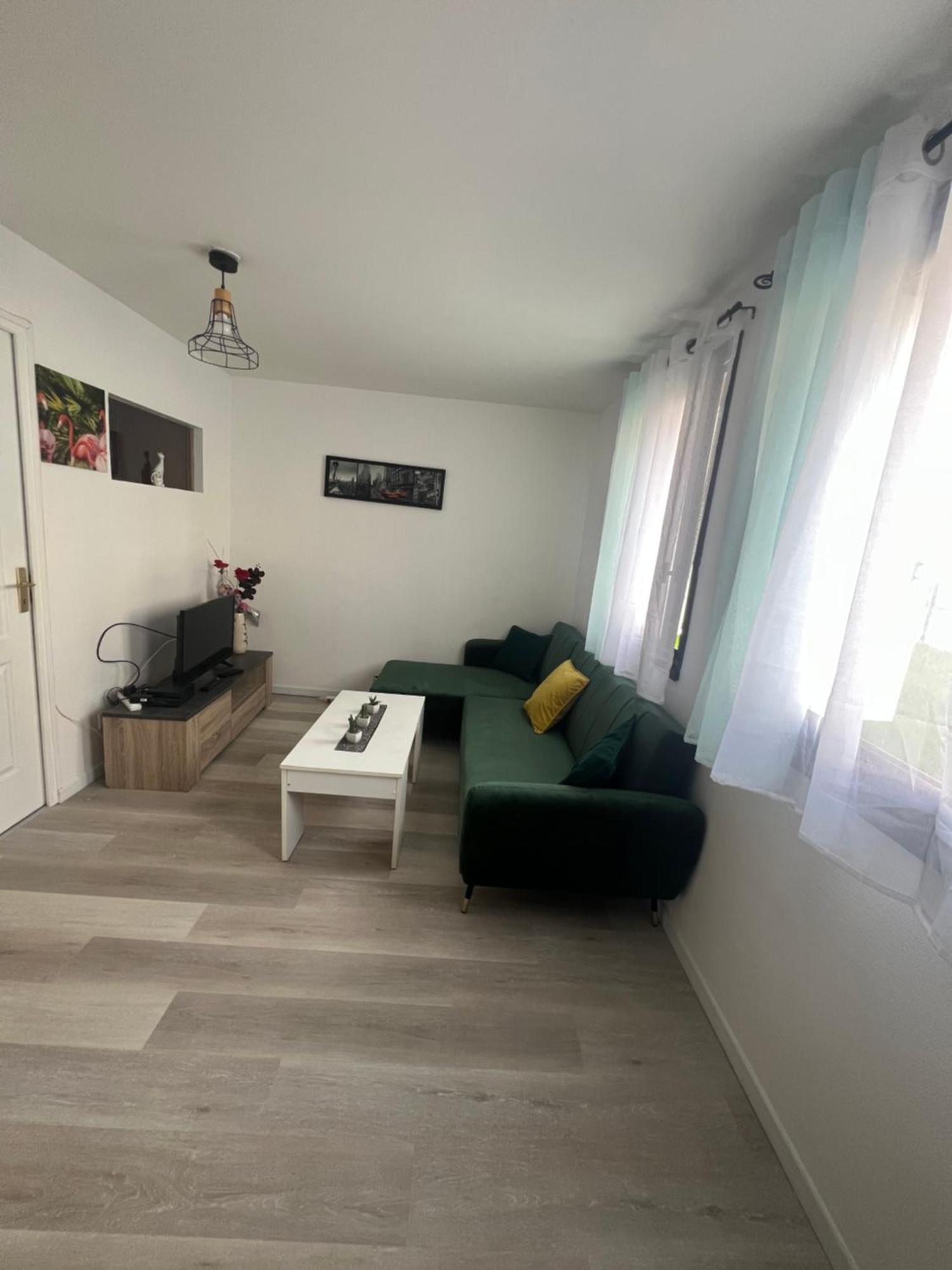 Studio De La Gare Vesoul Dış mekan fotoğraf